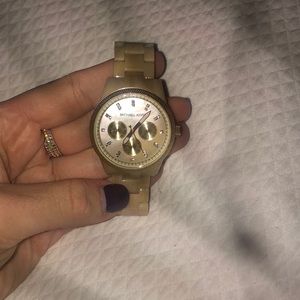 PRICE DROP!!!!!!!!!BRAND NEW MICHAEL KORS WATCH